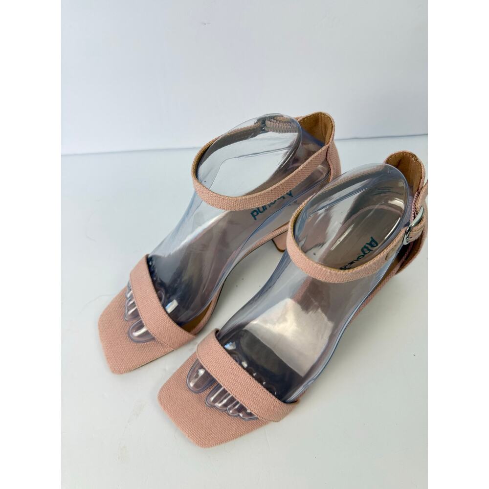 Abound NWOT Finn Square Toe Light Pink Canvas Strappy 2" Block Heel Summer Sanda - Picture 2 of 8